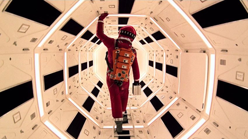 بهترین فیلم های فضایی ؛ یک ادیسه فضایی - 2001: A Space Odyssey (1968)