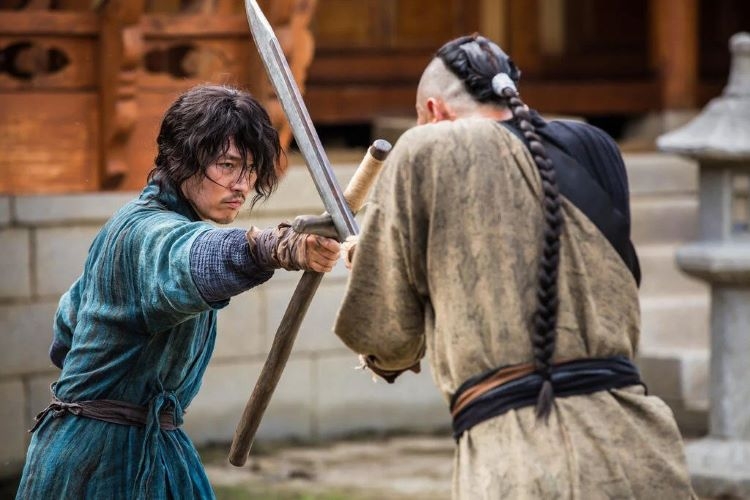 بهترین فیلم های رزمی کره ای: شمشیرباز - The Swordsman 2020