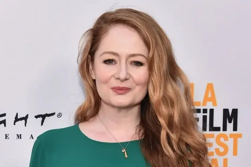 بیوگرافی بازیگران فیلم با من حرف بزن ؛ میراندا اوتو - miranda otto