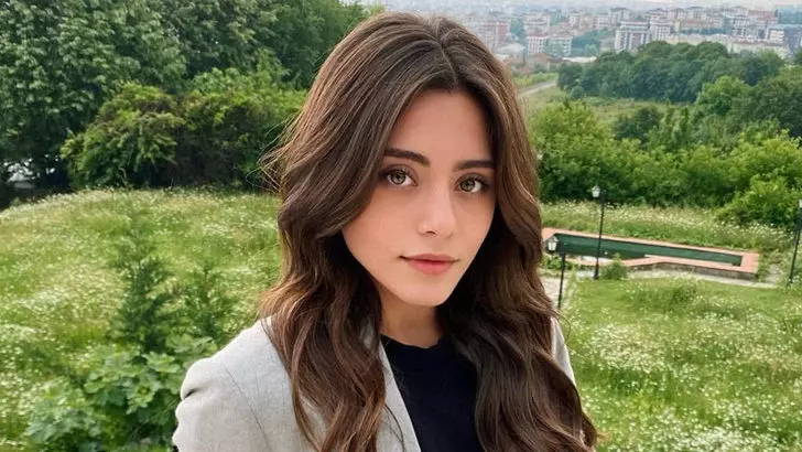 بیوگرافی هنرپیشه های سریال امانت ؛ سیلا تورک اوغلو - Sıla Türkoğlu