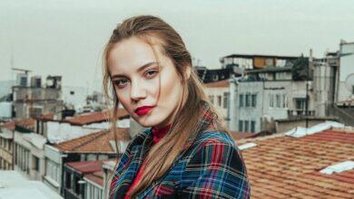 بیوگرافی نفیسه در سریال کبوتر - Eslem Akar 【بیوگرافی اسلم آکار + عکس】