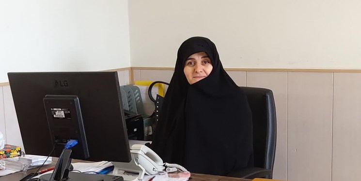 استانداری قم پوشش چادر را برای کارمندان زن دولتی اجباری کرد