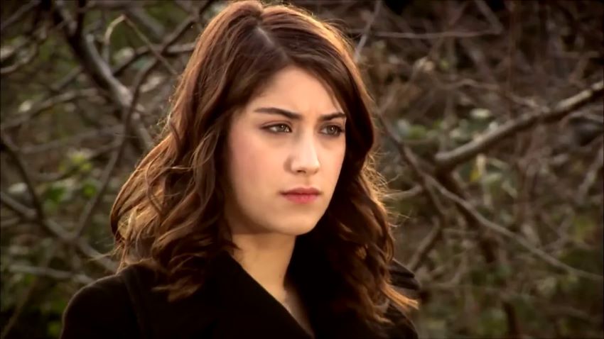 بیوگرافی بازیگران سریال ترکی داستان ما ؛ هازال کایا - Hazal Kaya