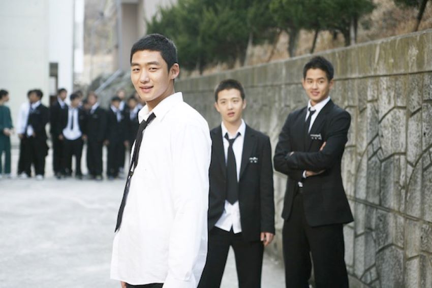 سریال بازگشت یک گانگستر به دبیرستان - High School Return of a Gangster  از سریال های کره ای در حال پخش است