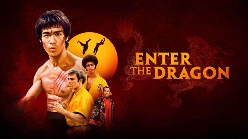 اژدها وارد می‌شود - Enter The Dragon جزو بهترین فیلم های رزمی ای است که باید در لیست تماشای خود قرار دهید.