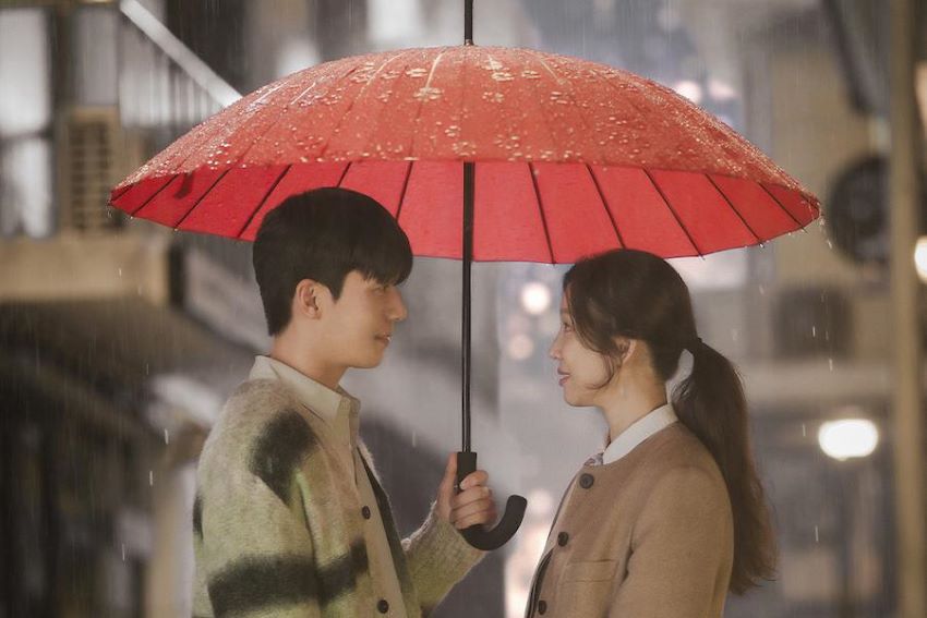 عاشقانه نیمه شب در آموزشگاه - The Midnight Romance In Hagwon یکی از سریال‌های جدید درحال پخش کره ای است.