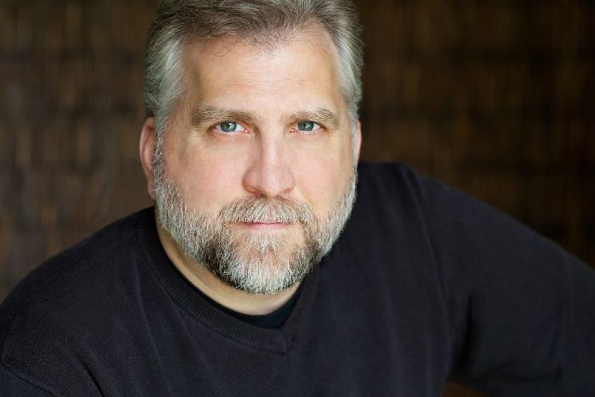 دنیل روباک (Daniel Roebuck) در نقش بابا نوئل