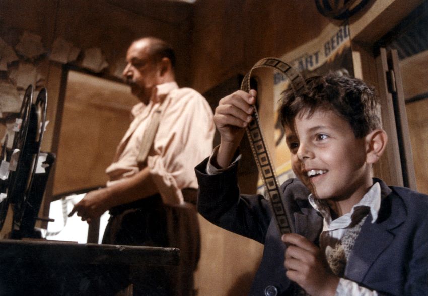 برترین فیلم های IMDb جدید تا قدیمی با امتیاز بالاتر از 8 5 سینما پارادیزو – Cinema Paradiso (1988) جزو بهترین فیلم های IMDb در لیست تماشاست.