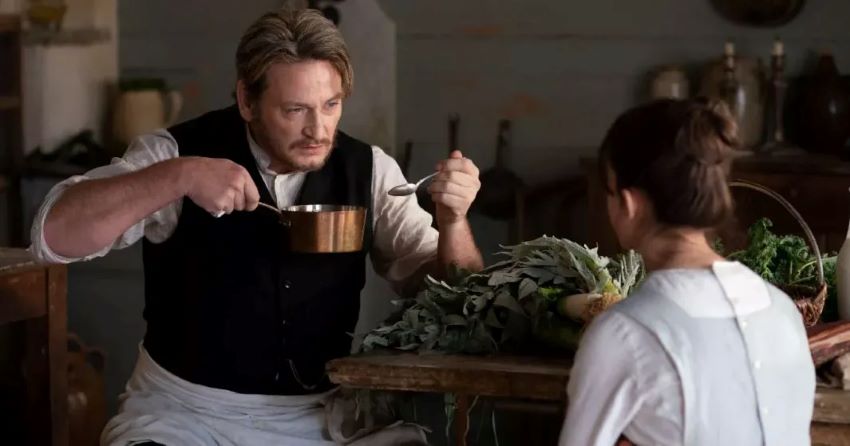 معرفی بهترین فیلم های عاشقانه جهان برای علاقهمندان 3 فیلم طعم چیزها - The Taste of Things جزو عاشقانه ترین آثار جدید است.