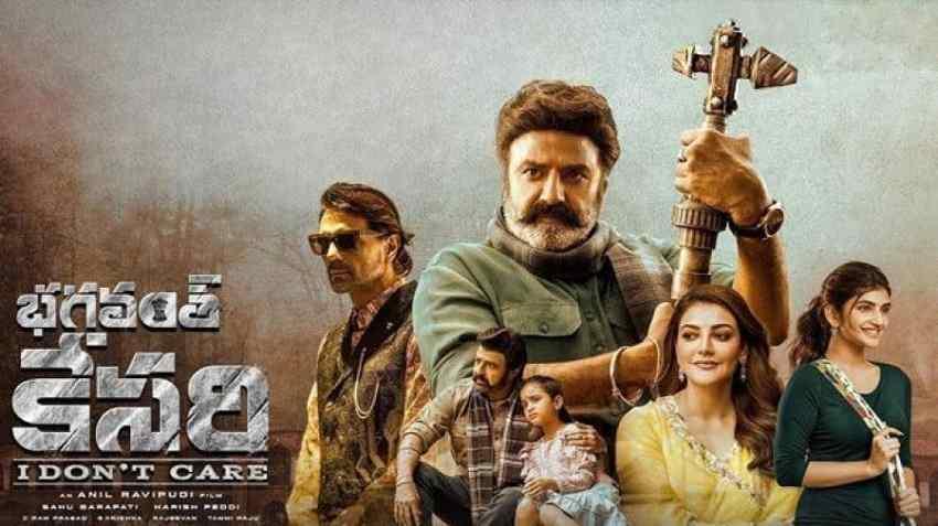 نمایی از بازیگران در "کساری"، فیلم جنگی هندی که داستانی واقعی و شجاعانه از جنگ‌های تاریخی هند را به تصویر می‌کشد. 