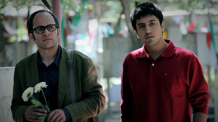 یک خانواده محترم با روایت تلخ و انتقادی از جامعه، به یکی از فیلم های ایرانی توقیف شده تبدیل شد و تنها در جشنواره‌های خارجی به نمایش درآمد. 