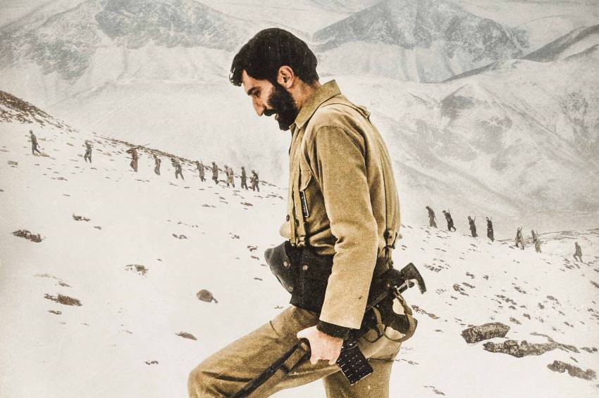 صحنه‌ای از فیلم سینمایی جنگی ایرانی ایستاده در غبار؛ از بهترین فیلم های ایرانی جنگی درباره شهید احمد متوسلیان