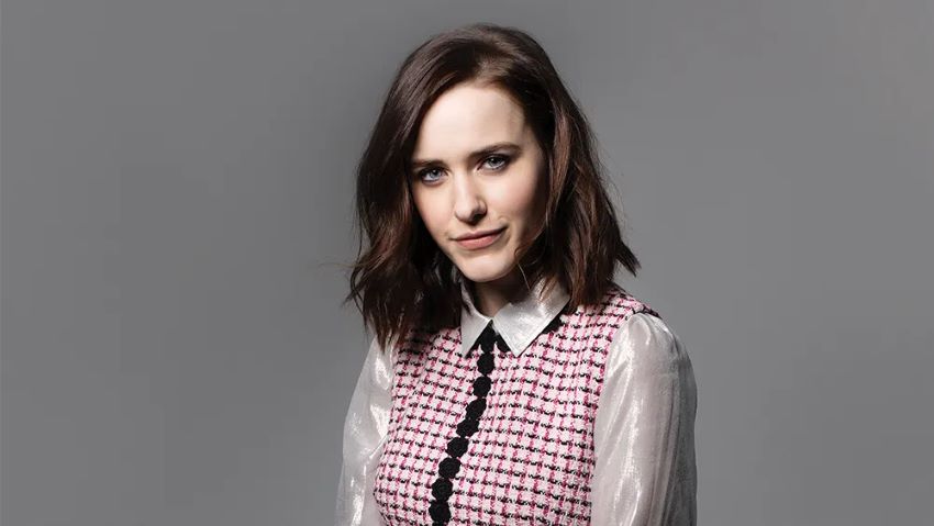 نگاهی تازه به سوپرمن 2025؛ وقتی زنان در قلب داستان قرار میگیرند 2 ریچل بروزنهن - Rachel Brosnahan در نقش لوییس لین - Lois Lane در فیلم سوپرمن 2025