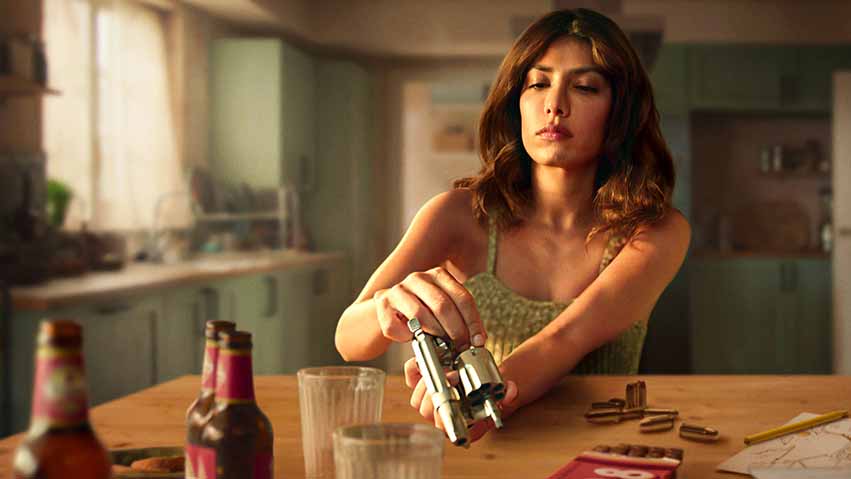 بهترین سریال های بریتانیایی برای تماشا | 14 اثر جذاب 3 ارین کارتر کیست - Who Is Erin Carter یکی از بهترین سریال های بریتانیایی است