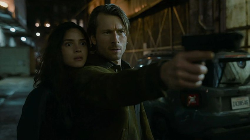 آدمکش – Hit Man یکی از بهترین فیلم های جنایی نتفلیکس است که با داستانی پرکشش و فضایی پرتعلیق تجربه‌ای متفاوت برای تماشاگر رقم می‌زند.