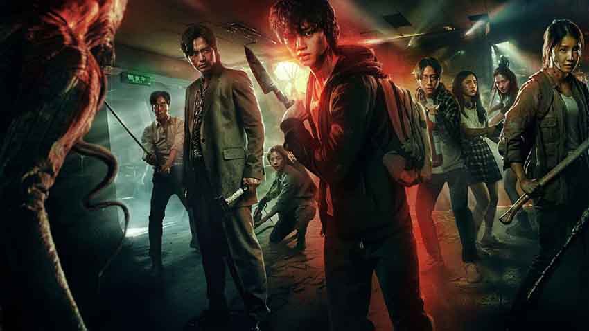 خانه شیرین – Sweet Home، جزو سریال های معروف ترسناک نتفلیکس محسوب می‌شود که درباره مبارزه ساکنان آپارتمان با هیولاهای آخرالزمانی است 