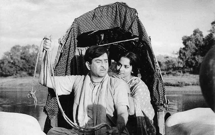 بهترین فیلم های راج کاپور در تاریخ سینمای هند 2 Teesri Kasam - قسم سوم یکی از بهترین فیلم های راج کاپور به شمار میآید که با پرداختی شاعرانه به روابط عاطفی و تضادهای فرهنگی، جایگاهی ویژه در سینمای کلاسیک هند بهدست آورد.