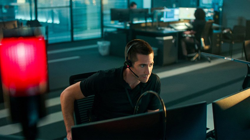 گناهکار – The Guilty بهترین فیلم جنایی نتفلیکس با داستانی پرهیجان و بازی چشم‌گیر جیک جیلنهال است که مخاطبان را تا پایان درگیر نگه می‌دارد.