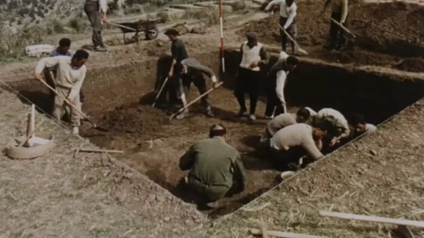 مستند های تاریخی ایرانی | از تپههای مارلیک تا بیپایان 12 پوستر مستند تاریخی باستانی تپههای مارلیک، اثری درباره کاوش و یافتههای باستانشناسی آثار تپه مارلیک