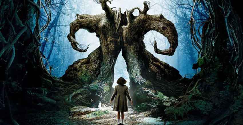 هزارتوی پن – Pan's Labyrinth با ترکیب ژانر جنگ و فانتزی تاریک، یکی از برترین فیلم‌های دارک فانتزی است که تماشاگر را به دنیایی اسرارآمیز می‌برد.