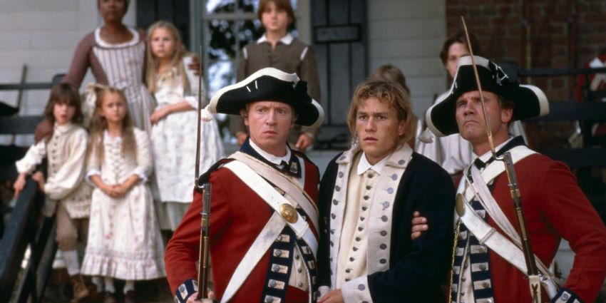 فیلم میهن‌پرست – The Patriot با حضور هیث لجر در کنار مل گیبسون، یکی از آثار تاریخی پرمخاطب و جزو بهترین فیلم‌های او به شمار می‌رود.