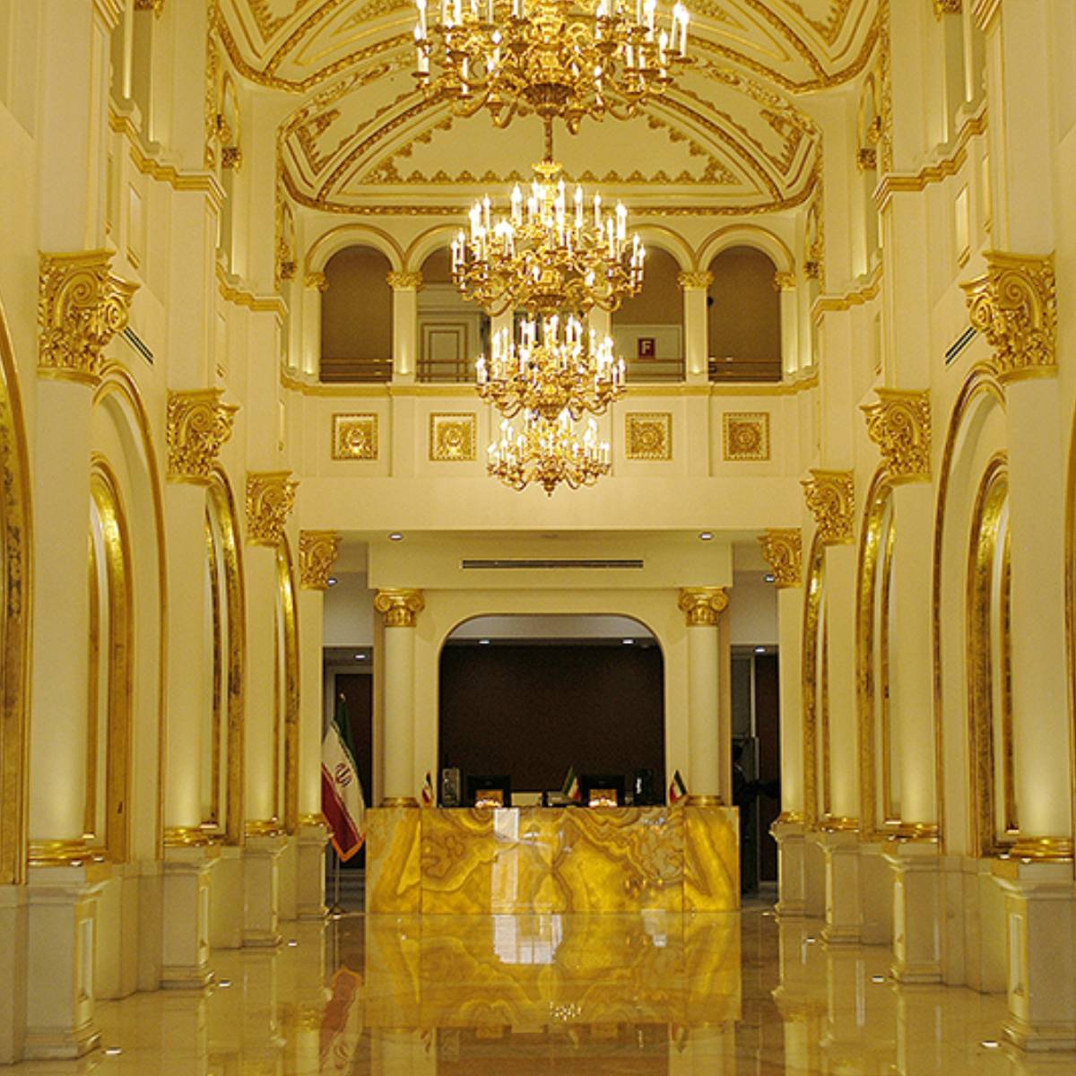 آشنایی با خدمات و امکانات هتل امپراطور مشهد