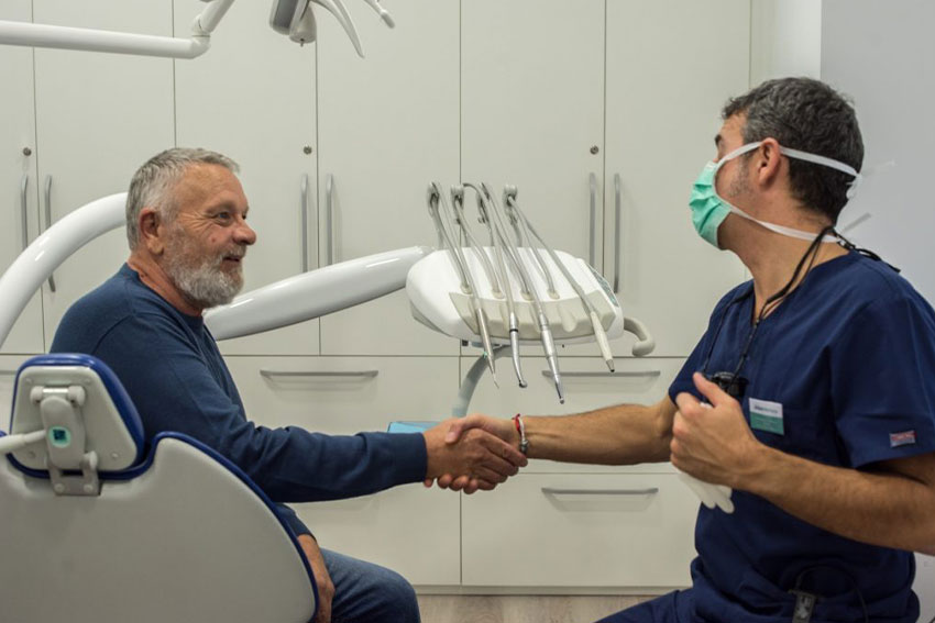 روشهای تضمینی بالا بردن کیفیت درمانهای دندانپزشکی( راهنمای کامل دندانپزشکان) 3 ارتقا کیفیت درمان دندانپزشکی با ارتباط موثر با بیمارن