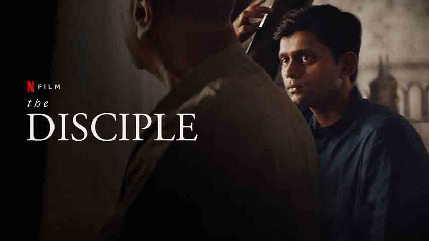 بهترین فیلم های درام هندی؛ معرفی 11 شاهکار سینمایی که باید تماشا کنید 6 شاگرد - The Disciple از بهترین فیلم های هندی درام هنری به زبان مراتی است که با نگاهی واقعگرایانه به چالشهای درونی هنرمند میپردازد.