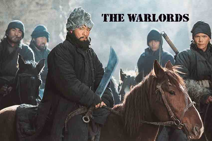 بهترین فیلمهای جنگی چینی 7 جنگسالاران - The Warlords یکی از آثار برجسته در لیست فیلم های جنگی چینی است که داستان سه برادر را در دوران شورش تایپینگ و خیانتهای میان آنها روایت میکند.