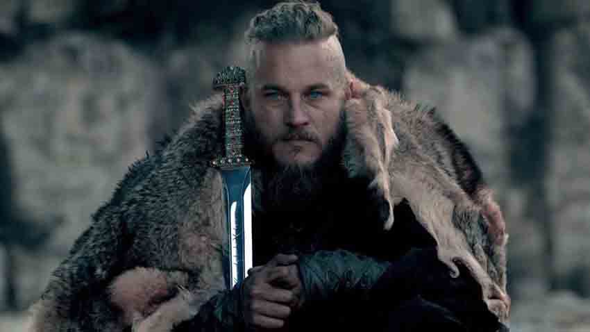 بازیگران وایکینگ ها؛ از راگنار تا لاگرتا و بیورن آیرونساید 2 تراویس فیمل – Travis Fimmel از برجستهترین بازیگران وایکینگ ها با نقش کاریزماتیک راگنار لاثبروک در چهار فصل نخست این سریال درخشید.