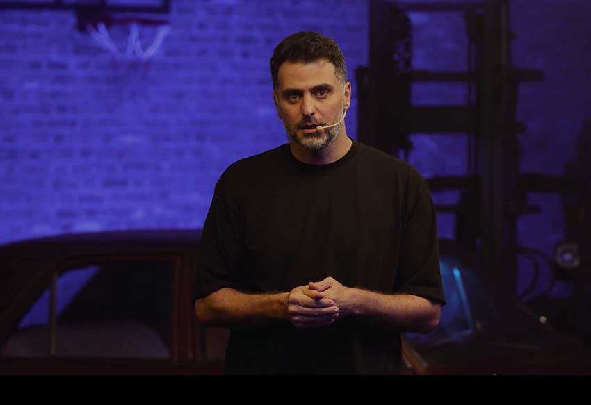 لیست مهمانان برنامه گنگ علی ضیا؛ رپرهای حاضر در اولین برنامه رسمی رپ فارسی 2 علی ضیا یکی از شناختهشدهترین چهرههای تلویزیون ایران است و در برنامه گنگ سعی کرده به عنوان مجری نقش واسط میان رپرها و مخاطب عام را برعهده دارد.