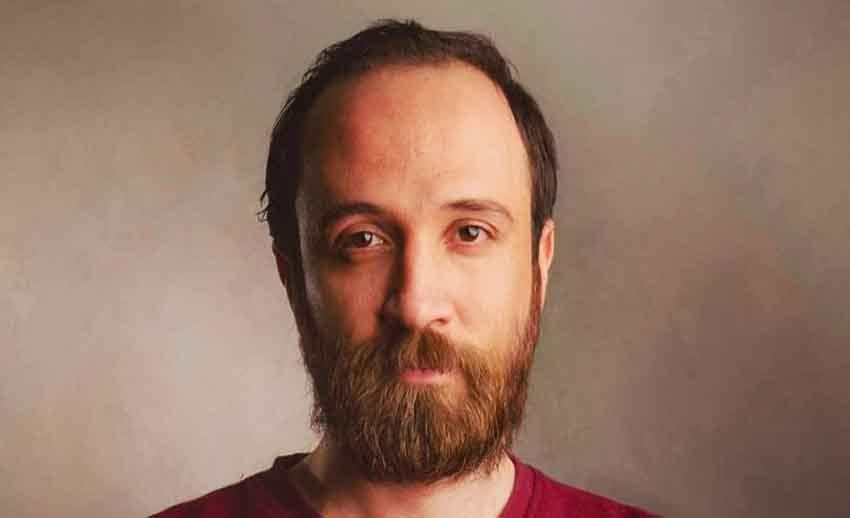 امیراحمد قزوینی یکی از بازیگران فیلم صددام است که نقش امیر را بازی می‌کند و برای اولین بار در یک فیلم کمدی حضور پیدا کرده است.