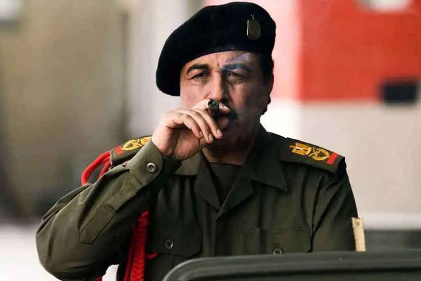 رضا عطاران یکی از بازیگران فیلم صددام است که نقش صلاح شریف را بازی می‌کند، مردی که به دلیل شباهت به صدام حسین، بدل او می‌شود.